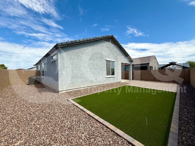 Building Photo - 747 W Nova Pl