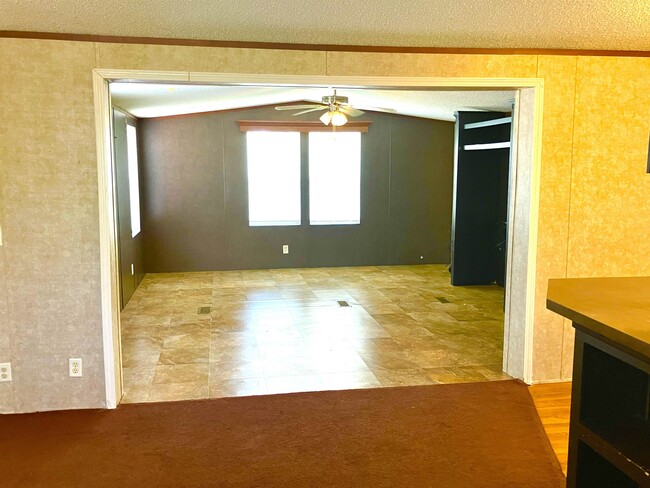 Building Photo - 1328 Steen Rd