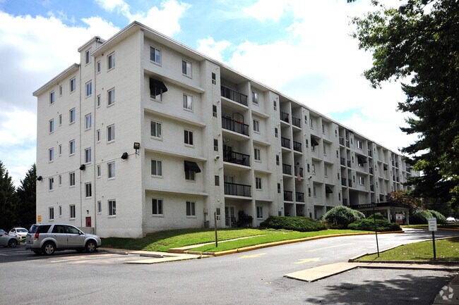 Building Photo - Chasemont Apartments