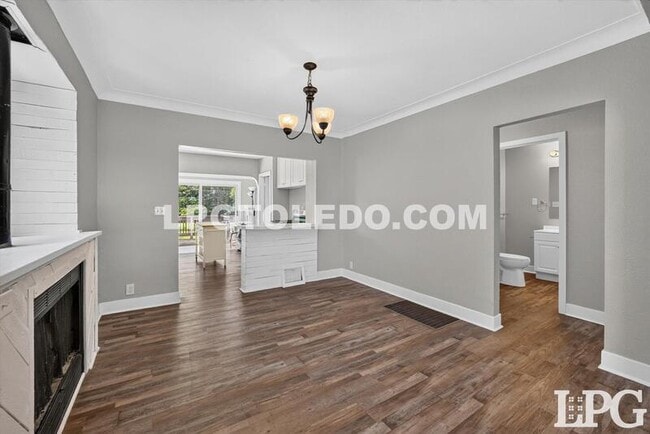 Building Photo - 544 Woodsdale Ave