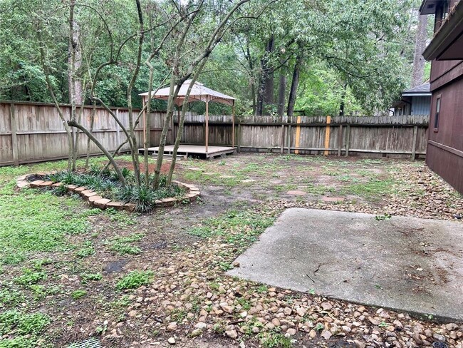 Building Photo - 60 Trummel Ct