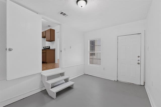 Building Photo - 2538 Stovall Dr