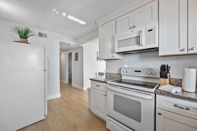 Building Photo - 3524 S Atlantic Ave