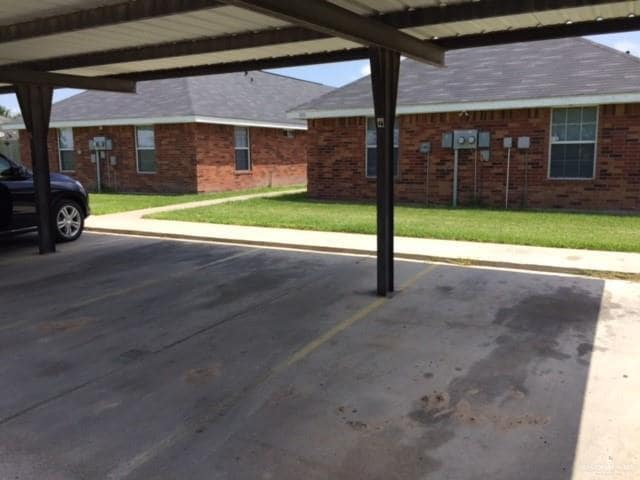 Building Photo - 16 West Dr