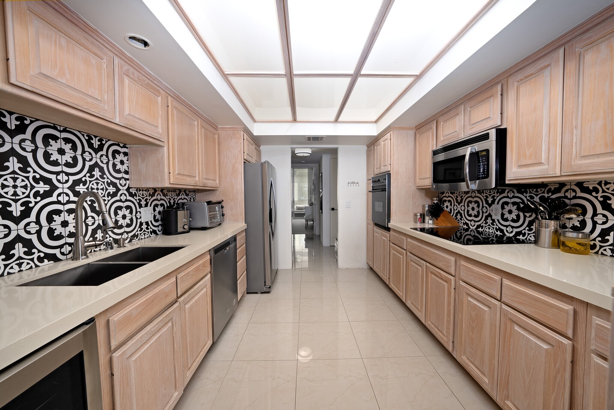 Building Photo - 451 Desert Lakes Dr