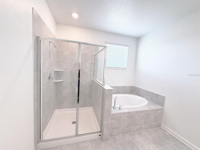 Building Photo - 398 Bogey Dr