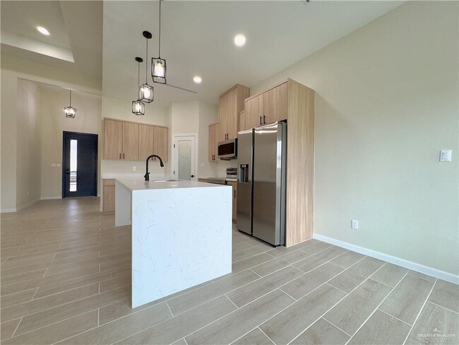 Building Photo - 32 Durango Dr