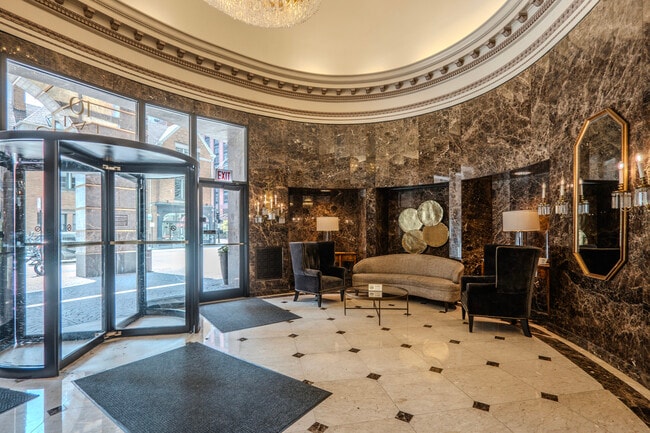 Building Photo - 10 E Ontario St