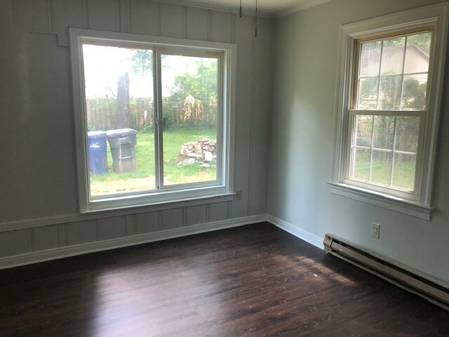 Building Photo - 620 W 9th St