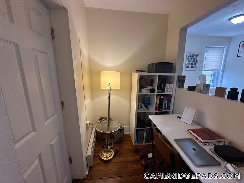 Building Photo - 1056 Cambridge St