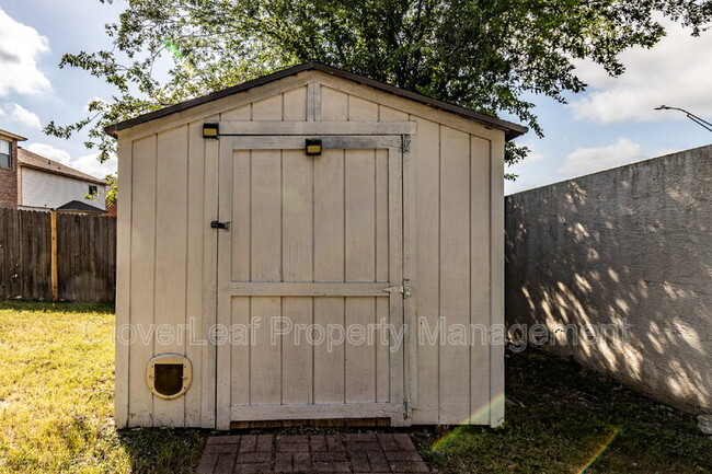 Building Photo - 818 Quitman Oak