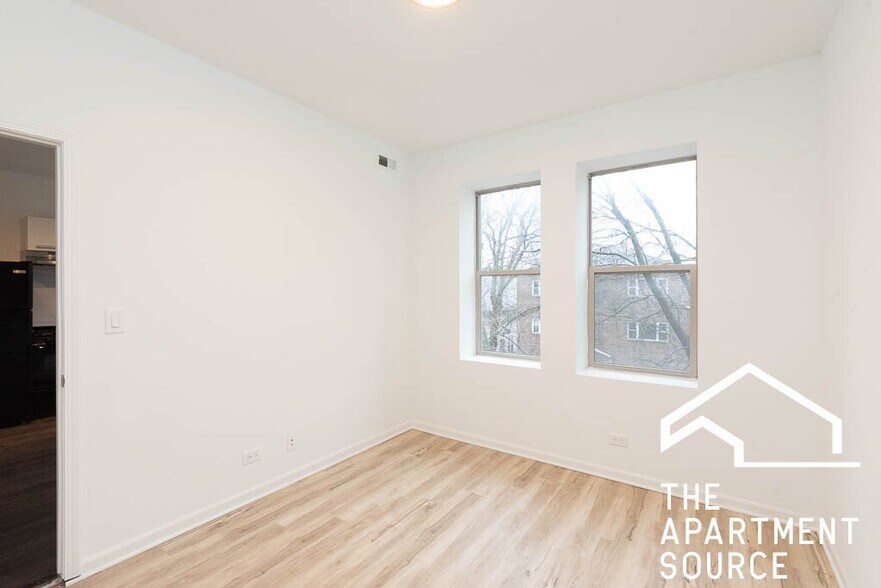 Building Photo - 5054 N Winthrop Ave