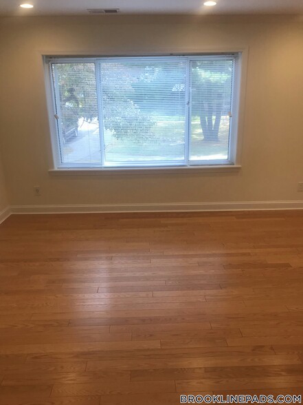 Building Photo - 567 VFW Parkway