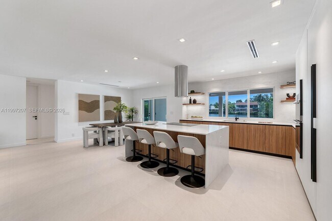 Building Photo - 19721 NE 23rd Ave