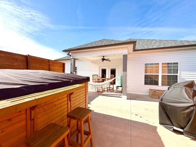 Building Photo - 1013 Berry Bnd