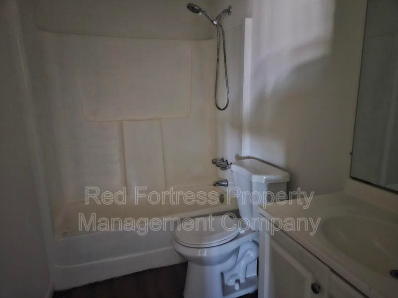 Building Photo - 4331 Glenwood Ave