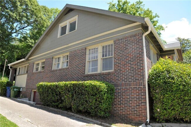 Building Photo - 602 Sherwood Rd NE