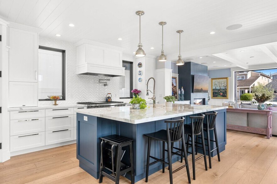 Building Photo - 201 Opal Ave