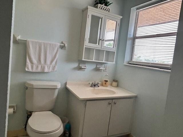 Building Photo - 850 E Commercial Blvd