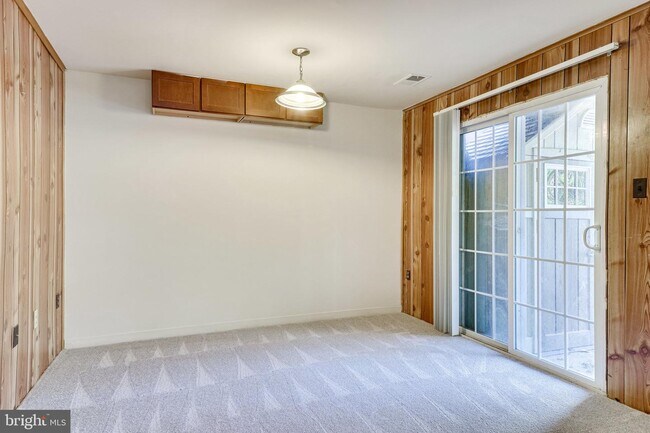 Building Photo - 3000 Winter Pine Ct