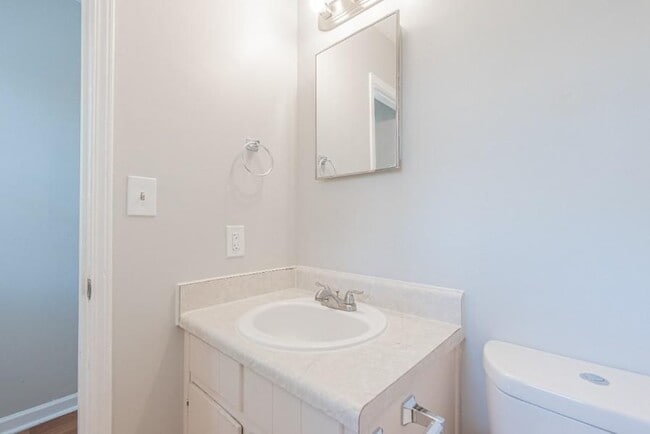 Building Photo - 2628 Candler Woods Dr