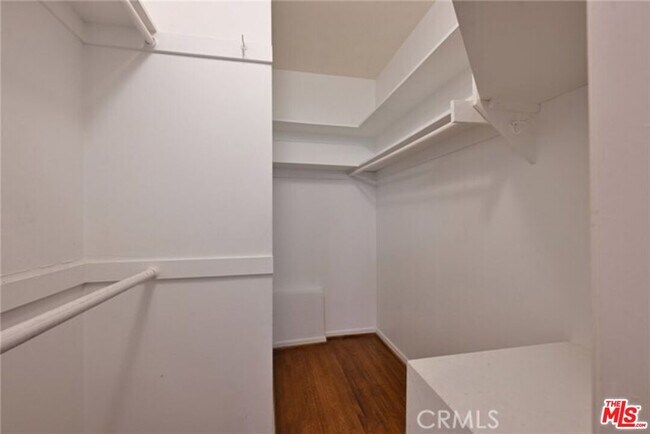 Building Photo - 149 Crescent Dr