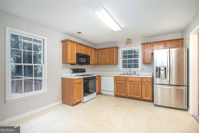 Building Photo - 1560 Red Briar Way