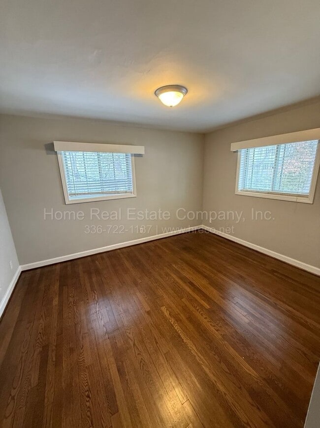 Building Photo - 2425 Queen St