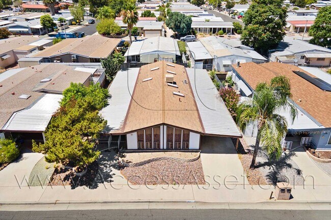 Building Photo - Spacious 2 Bedroom Home in a Desirable 55+ Hemet Community