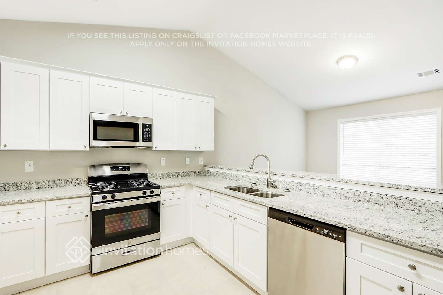 Building Photo - 7032 N Shore Dr