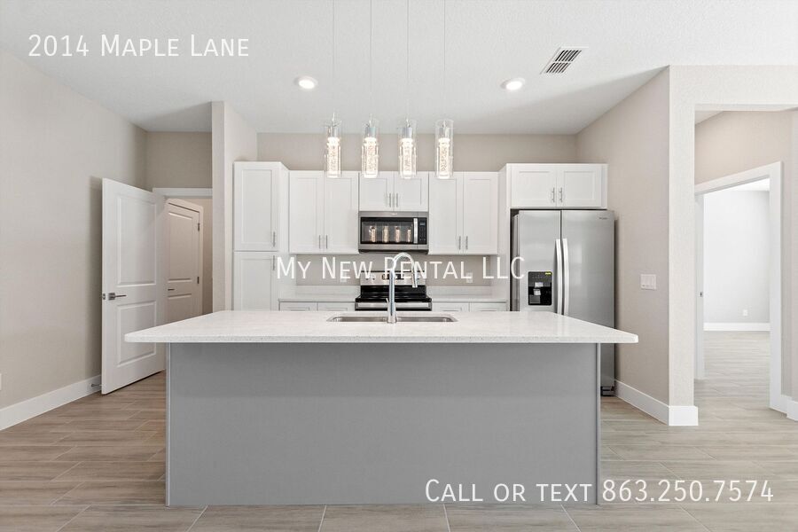 Building Photo - 2014 Maple Ln