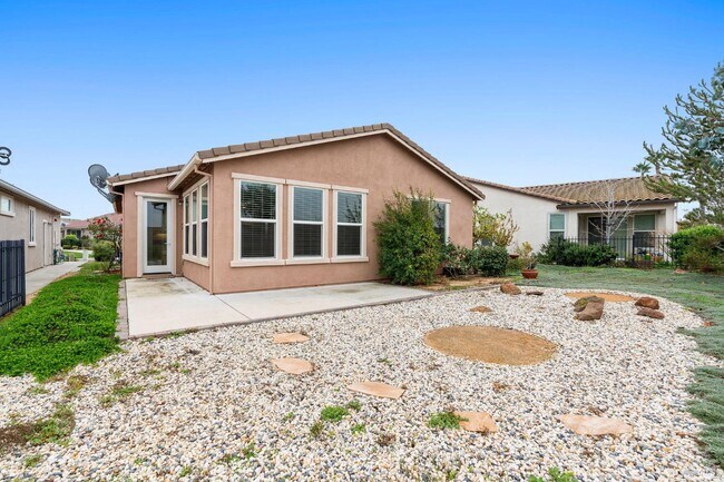 Building Photo - 123 Alpine Dr