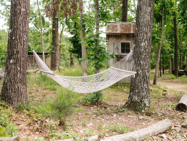 Building Photo - 10583 Two Girls Ln