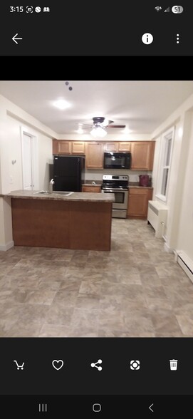 Livingroom facing the kitchen - 49 Green Ave
