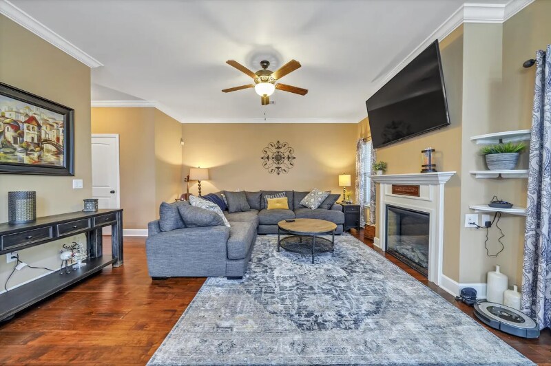 Building Photo - 122 Big Oaks Ln