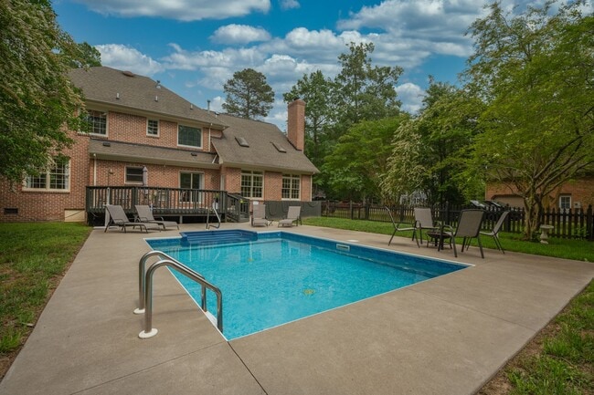 Building Photo - Immaculate Home In Gatling Point!