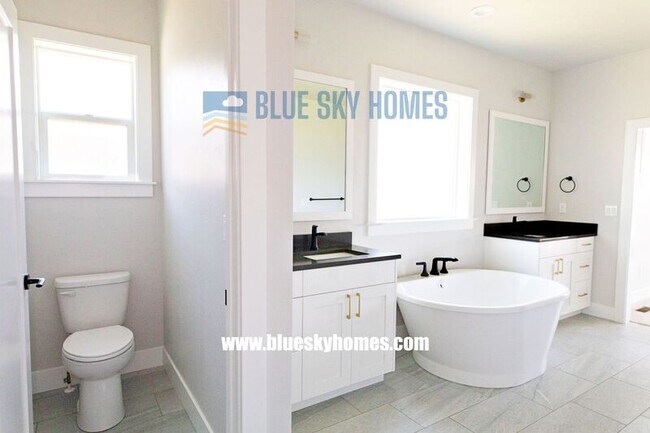 Building Photo - 9119 W Stirrup Dr