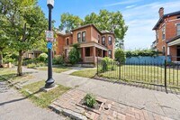 Building Photo - 57 Smith Pl