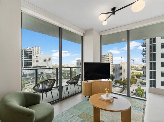 Building Photo - 11 NE 6th St