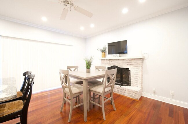 Building Photo - 804 W State St