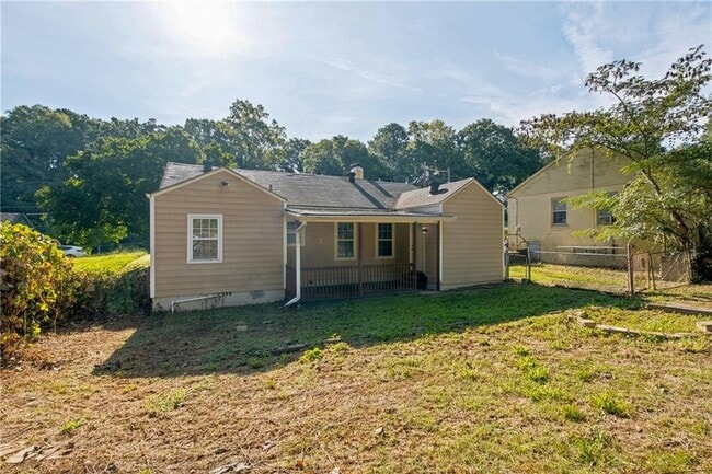Building Photo - 1357 Lorenzo Dr SW