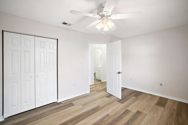 Building Photo - 202 Fernwood St