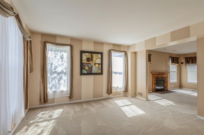 Building Photo - 7 Lake Plumleigh Ct