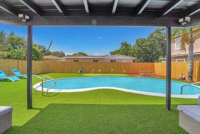 Building Photo - 1208 N 25th Ave