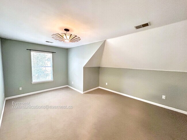 Building Photo - 5128 Bay Overlook Dr