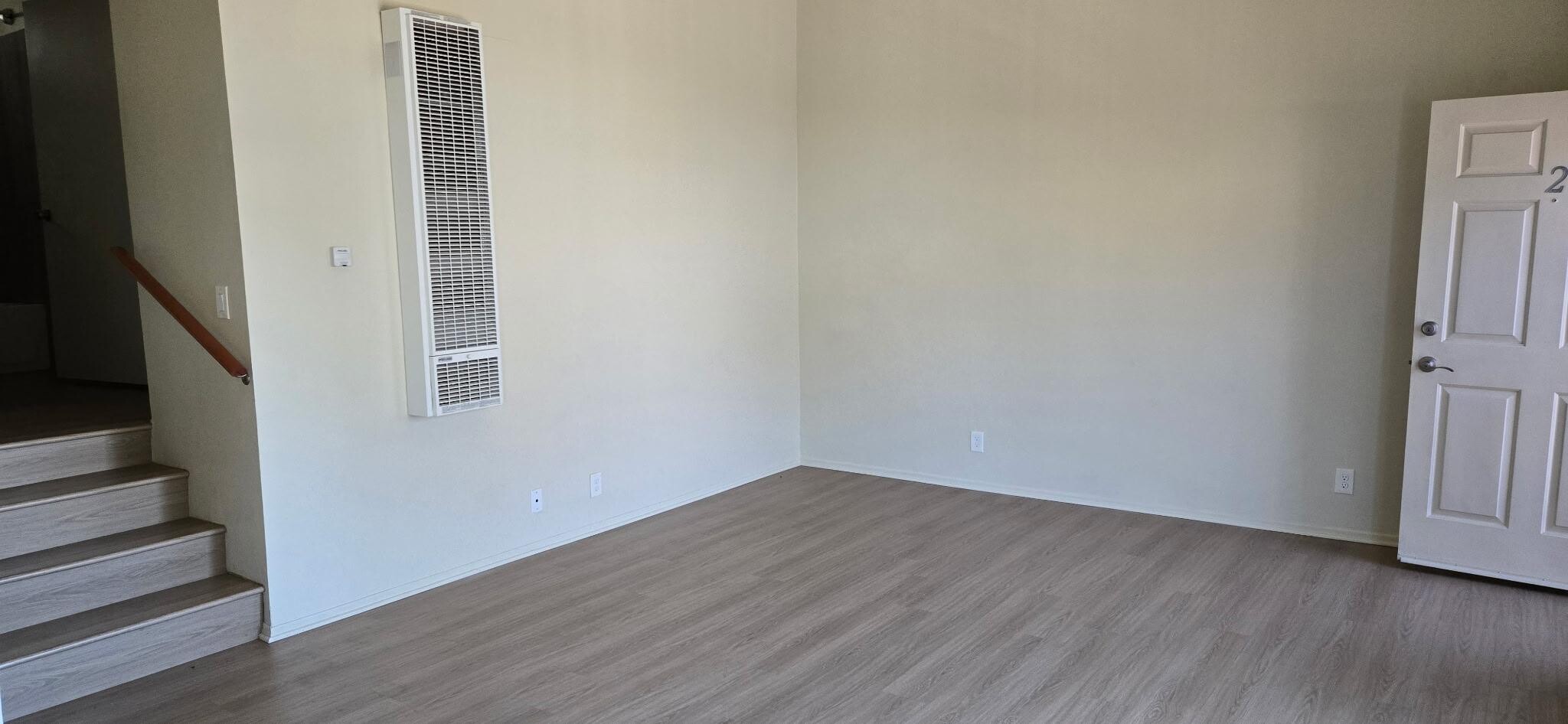 Living room - 733 N Hill Pl