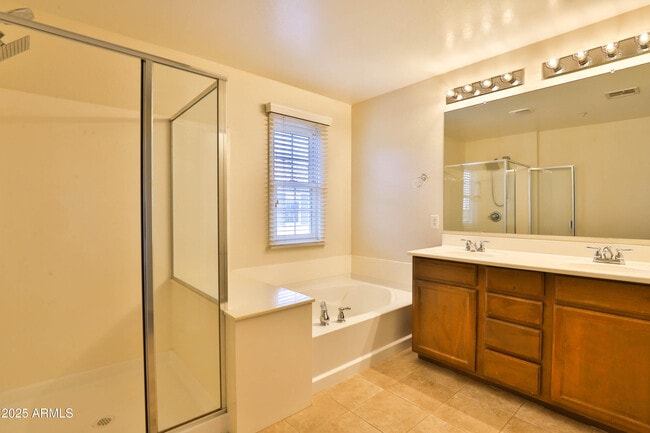 Building Photo - 2623 S Key Biscayne Dr