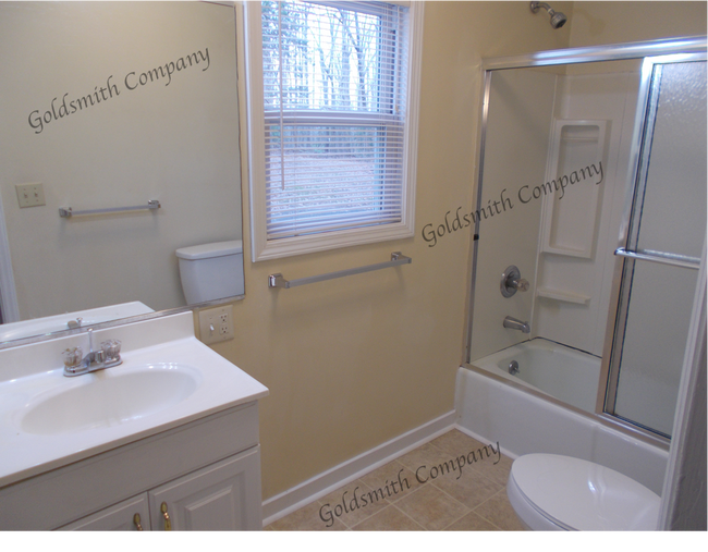 Building Photo - 295 Old Hunts Bridge Rd