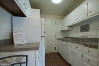 Building Photo - 10201 Grosvenor Pl