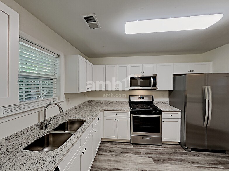 Building Photo - 5179 Centennial Creek View NW